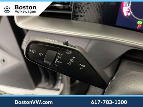 New 2025 Volkswagen Tiguan SE image 19