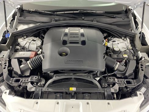 Used 2025 Jaguar F-PACE R-Dynamic S image 34