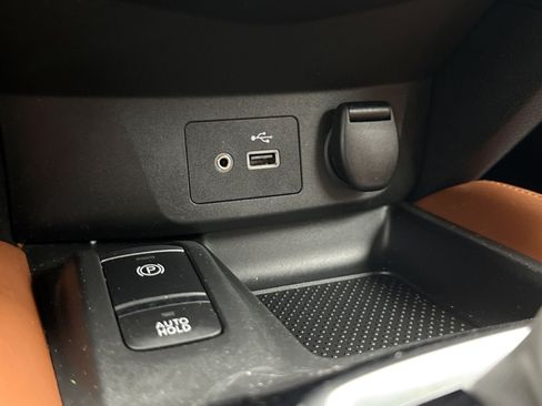 Used 2018 Nissan Rogue SL w/ Premium Package FWD image 23