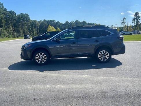 Used 2024 Subaru Outback Premium AWD/4WD image 5