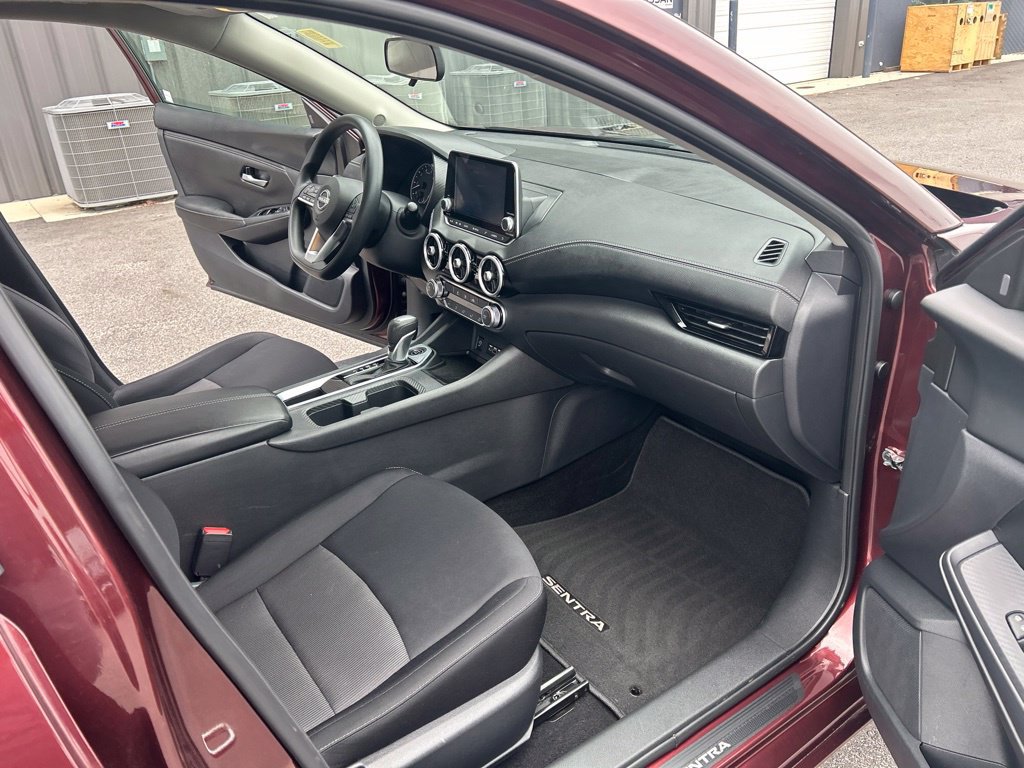 Used 2025 Nissan Sentra SV FWD image 23