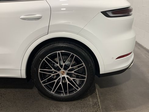 New 2026 Porsche Cayenne image 35