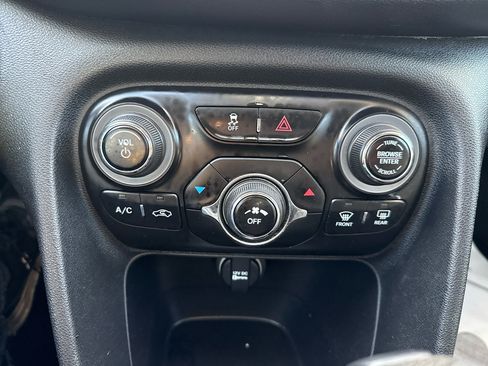 Used 2016 Dodge Dart SXT image 21