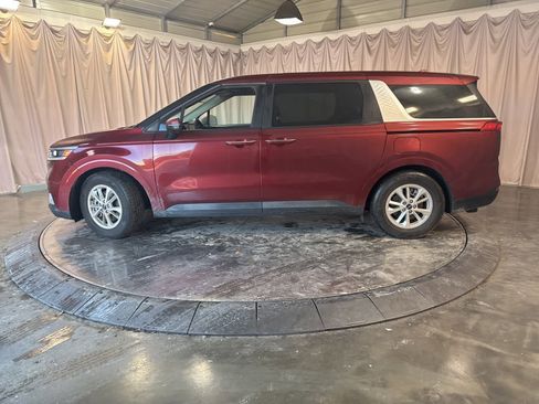 Used 2022 Kia Carnival LX image 7