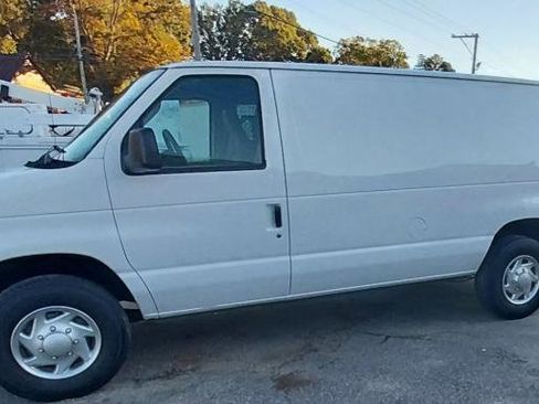 Used 2014 Ford E-250 and Econoline 250 w/ Power Group image 12