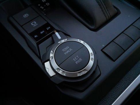 Certified 2025 Toyota Tacoma SR5 image 29