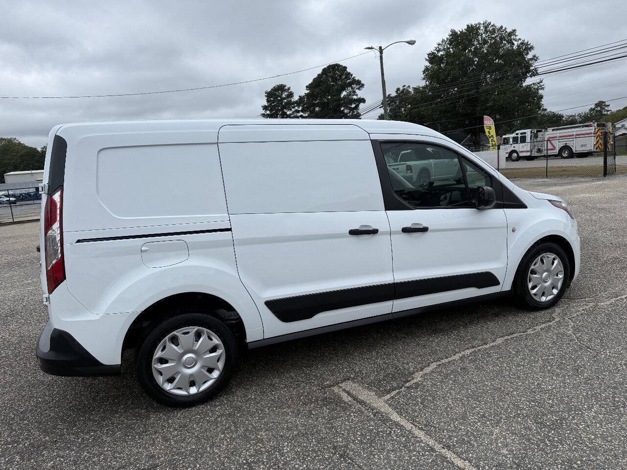 Used 2019 Ford Transit Connect XLT FWD image 17
