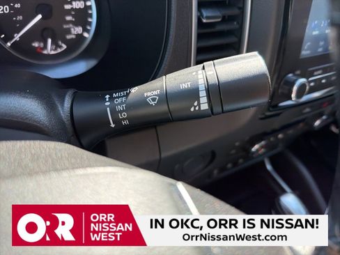 Used 2024 Nissan Frontier SV w/ SV Convenience Package image 29