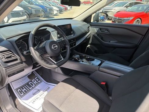 Used 2024 Nissan Rogue S image 10
