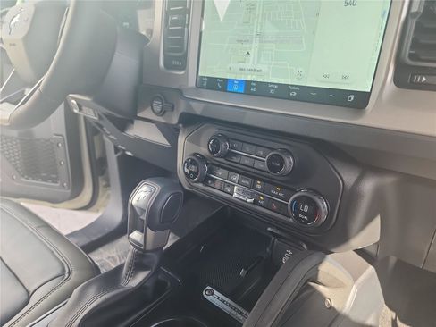 New 2026 Ford Bronco Outer Banks w/ Sasquatch Package image 32