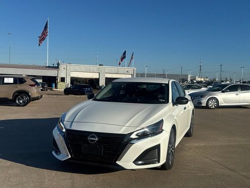 Certified 2025 Nissan Altima 2.5 SV FWD image 7