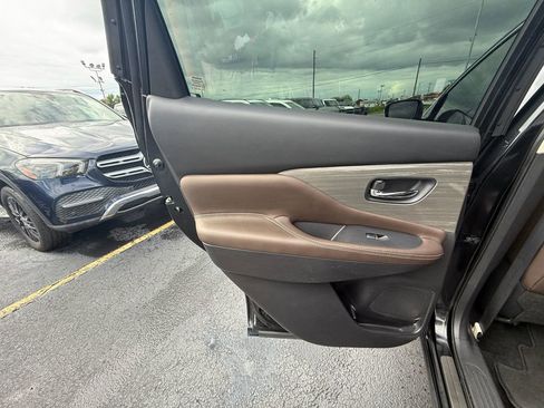 Used 2018 Nissan Murano Platinum w/ Cargo Package FWD image 18