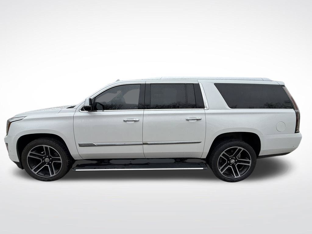 Used 2018 Cadillac Escalade ESV Premium Luxury AWD/4WD image 3
