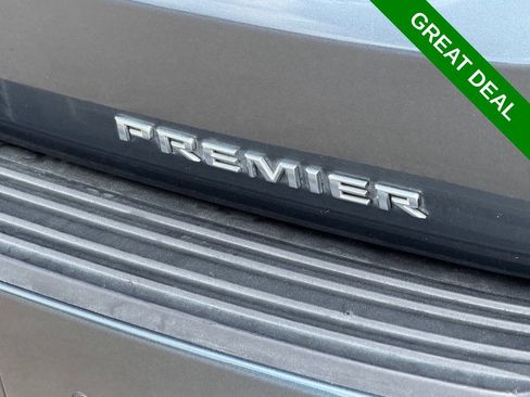 Used 2021 Chevrolet Suburban Premier w/ Texas Edition RWD image 10