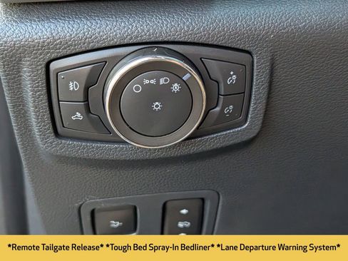 Used 2022 Ford F250 Lariat w/ Black Appearance Package image 18