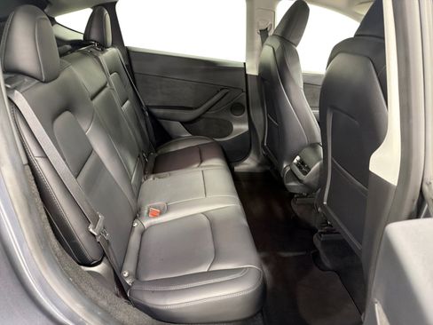 Certified 2023 Tesla Model Y Long Range AWD/4WD image 11