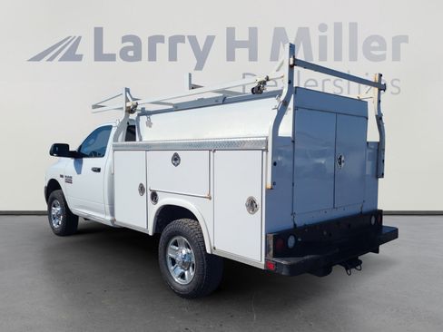 Used 2018 RAM 2500 Tradesman w/ Chrome Appearance Group image 3