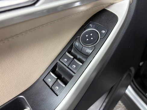 Certified 2022 Ford Explorer Limited image 12