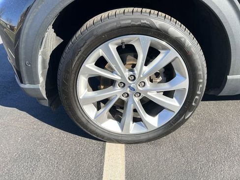 Used 2022 Ford Explorer Platinum w/ Equipment Group 601A image 8