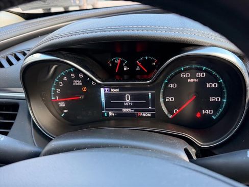 Used 2017 Chevrolet Impala LT w/ Convenience Package image 19