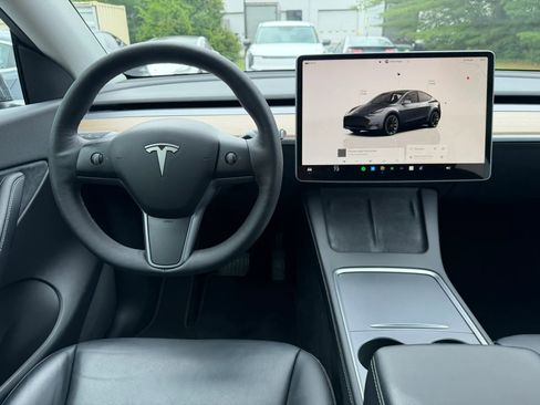 Used 2022 Tesla Model Y Long Range AWD/4WD image 13