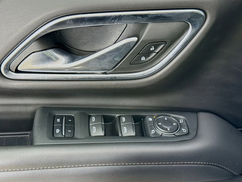 Used 2021 Chevrolet Suburban High Country AWD/4WD image 18