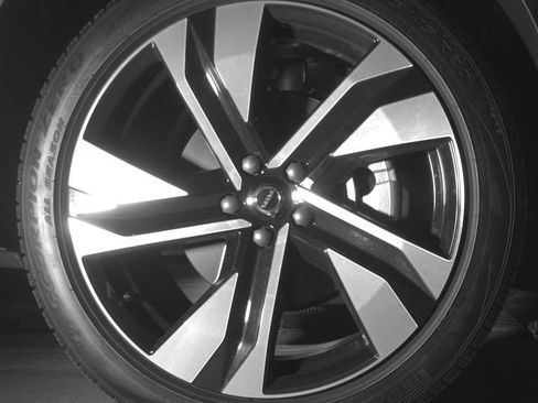 Certified 2024 Volvo XC40 B5 Plus w/ Protection Package Premier image 41