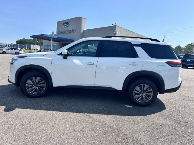 Used 2025 Nissan Pathfinder SV AWD/4WD image 7