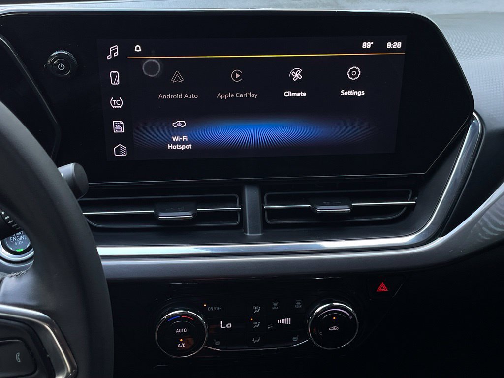 Used 2025 Chevrolet Trax ACTIV FWD image 17