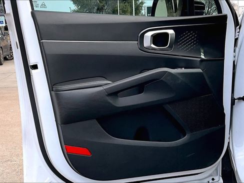 Used 2023 Kia Sorento S image 20