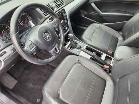Used 2012 Volkswagen Passat 2.5 SE image 2