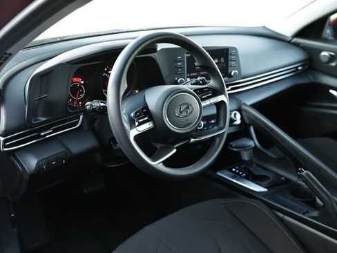 Used 2023 Hyundai Elantra SEL w/ Preferred Accessory Package image 16