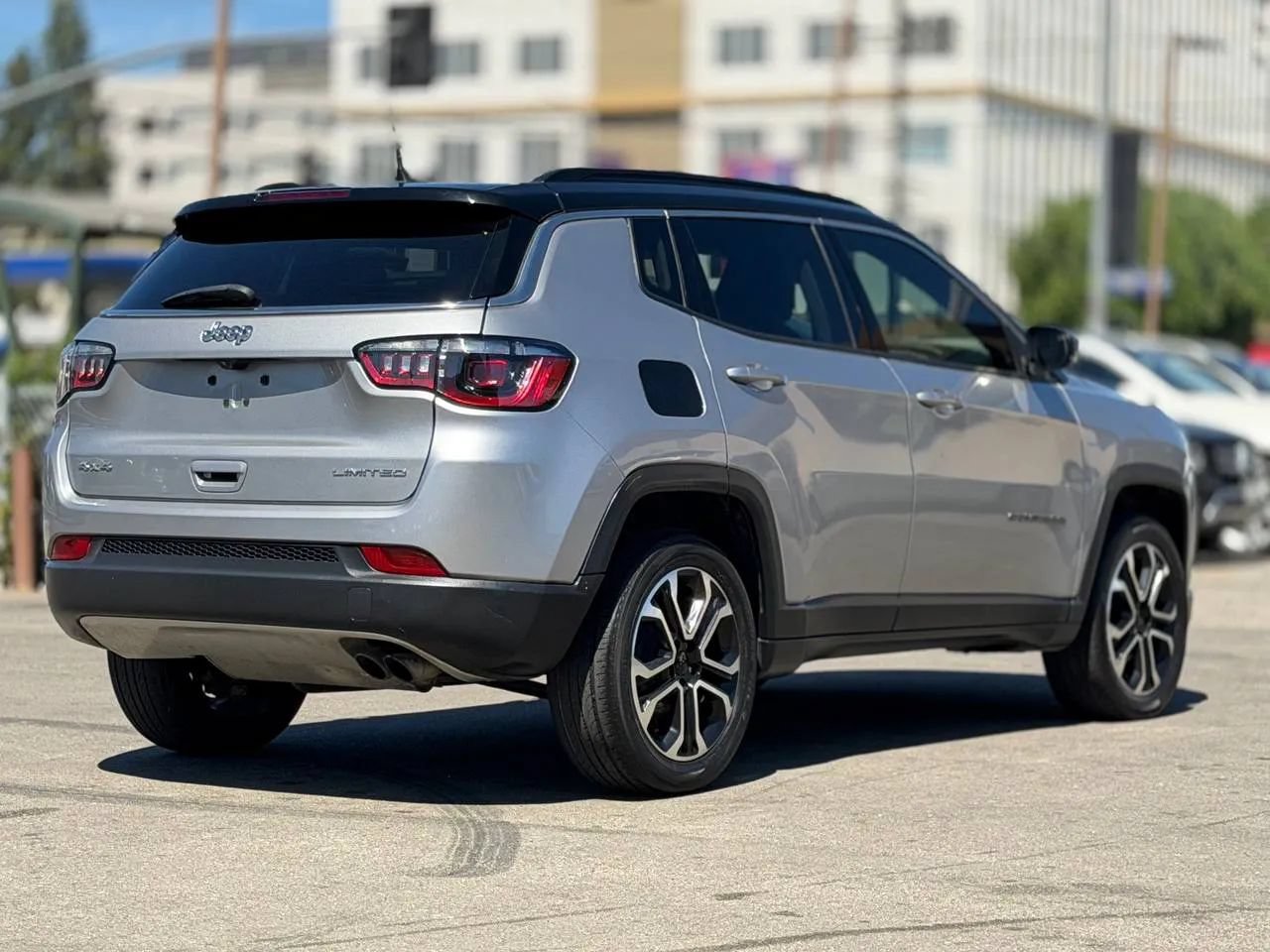 Used 2022 Jeep Compass Limited AWD/4WD image 16