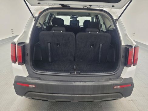 Used 2021 Kia Sorento LX image 29