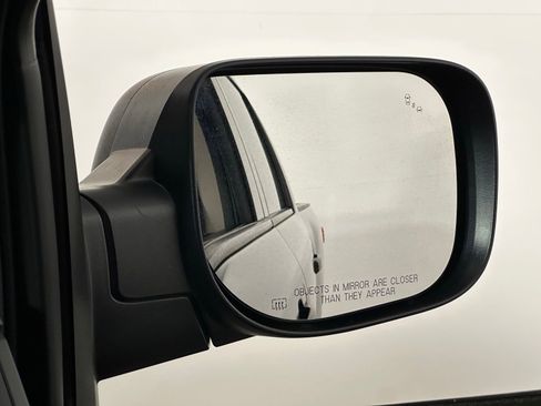 Used 2023 Nissan Titan SV image 26