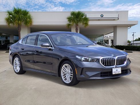 Used 2024 BMW 530i RWD image 3