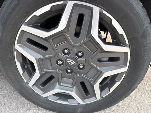 Used 2023 Hyundai Santa Fe SEL Premium image 9