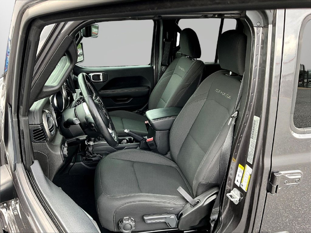 Used 2019 Jeep Wrangler Unlimited Sahara AWD/4WD image 25