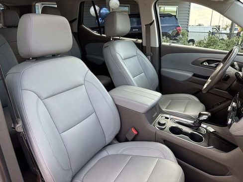 Used 2021 Chevrolet Traverse Premier image 11