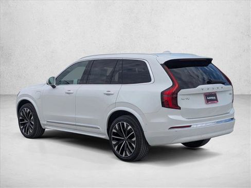 Certified 2026 Volvo XC90 T8 Plus w/ Protection Package Premier image 9