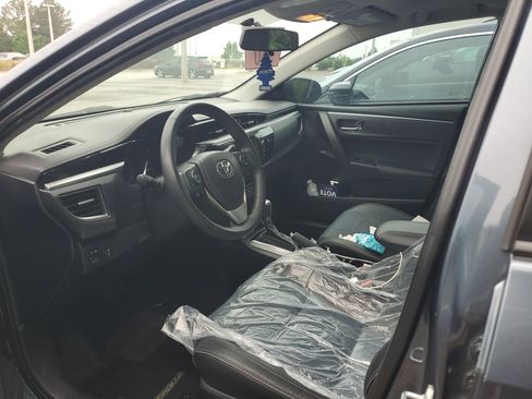 Used 2015 Toyota Corolla S w/ Driver Convenience Package FWD image 7