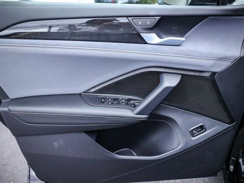 New 2026 Volkswagen Tiguan SE image 32