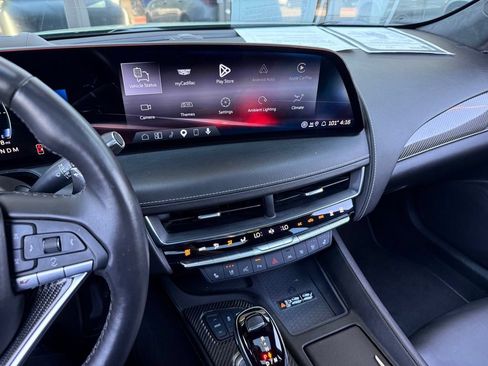 Used 2025 Cadillac CT5 V RWD image 22