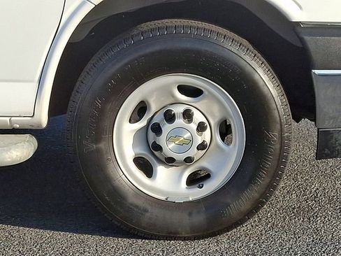 Used 2024 Chevrolet Express 2500 w/ Driver Convenience Package RWD image 11