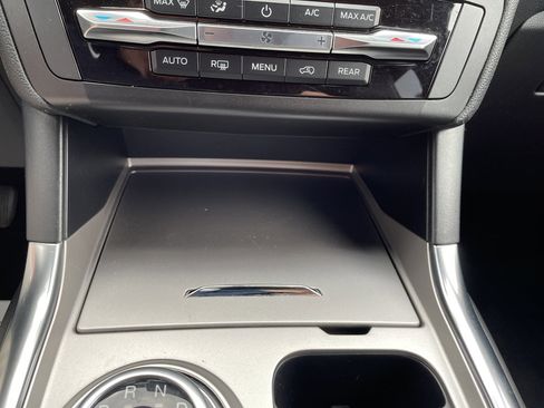 Used 2020 Ford Explorer XLT w/ Equipment Group 202A image 18