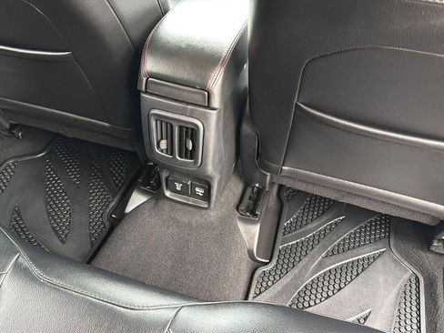 Used 2017 Jeep Compass Trailhawk w/ Leather Interior Group AWD/4WD image 32