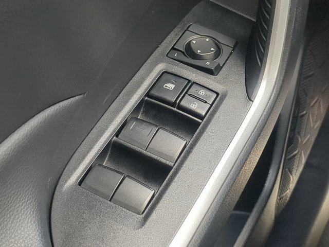 Used 2025 Toyota RAV4 LE AWD/4WD image 26