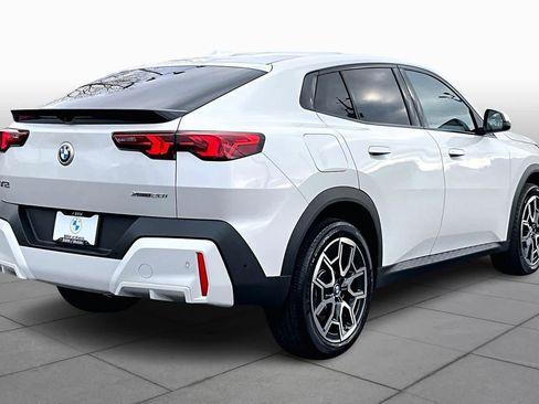 Certified 2025 BMW X2 xDrive28i image 13