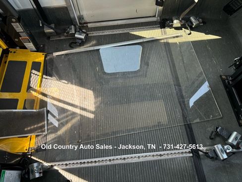 Used 2012 Ford F550 2WD Regular Cab Super Duty w/ Payload Upgrade Pkg image 41