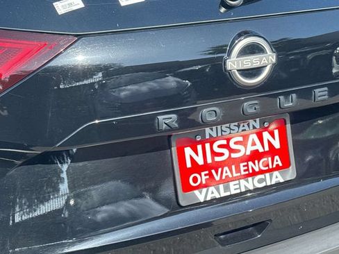 Certified 2023 Nissan Rogue SV w/ SV Premium B Package AWD/4WD image 5
